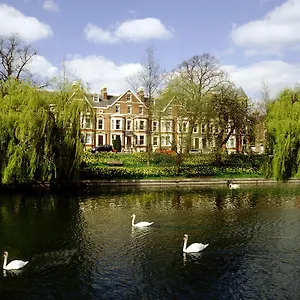 Arundel House בריטניה