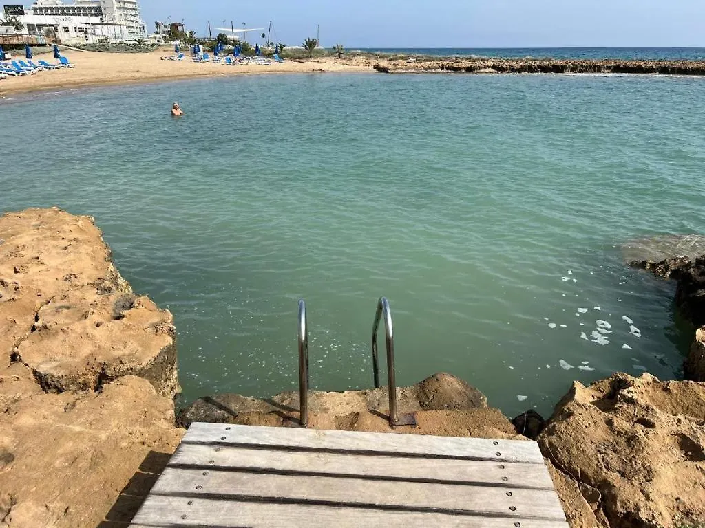 פרוטאראס Anastasia Splash Residences 4*,