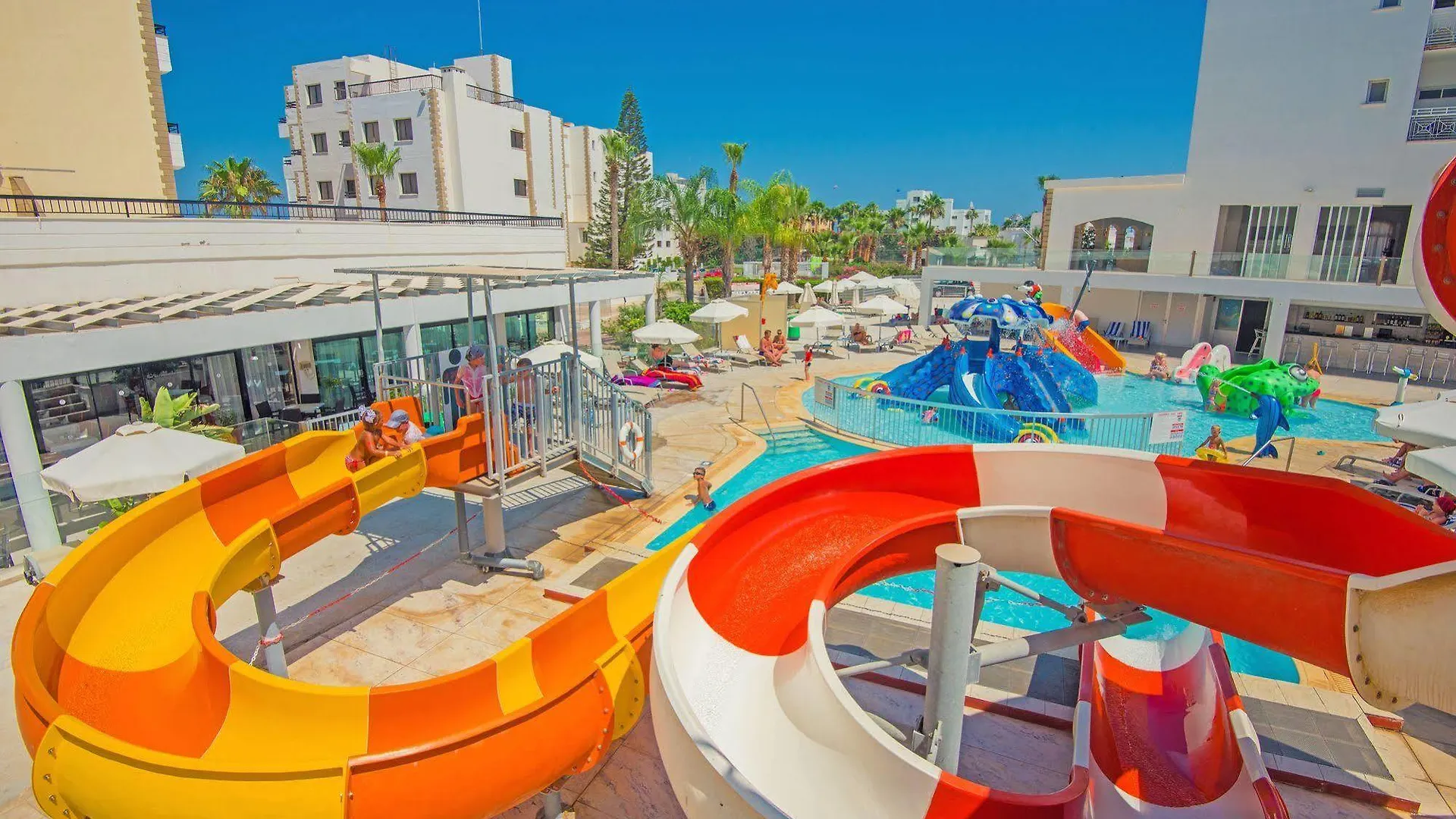 פרוטאראס Anastasia Splash Residences